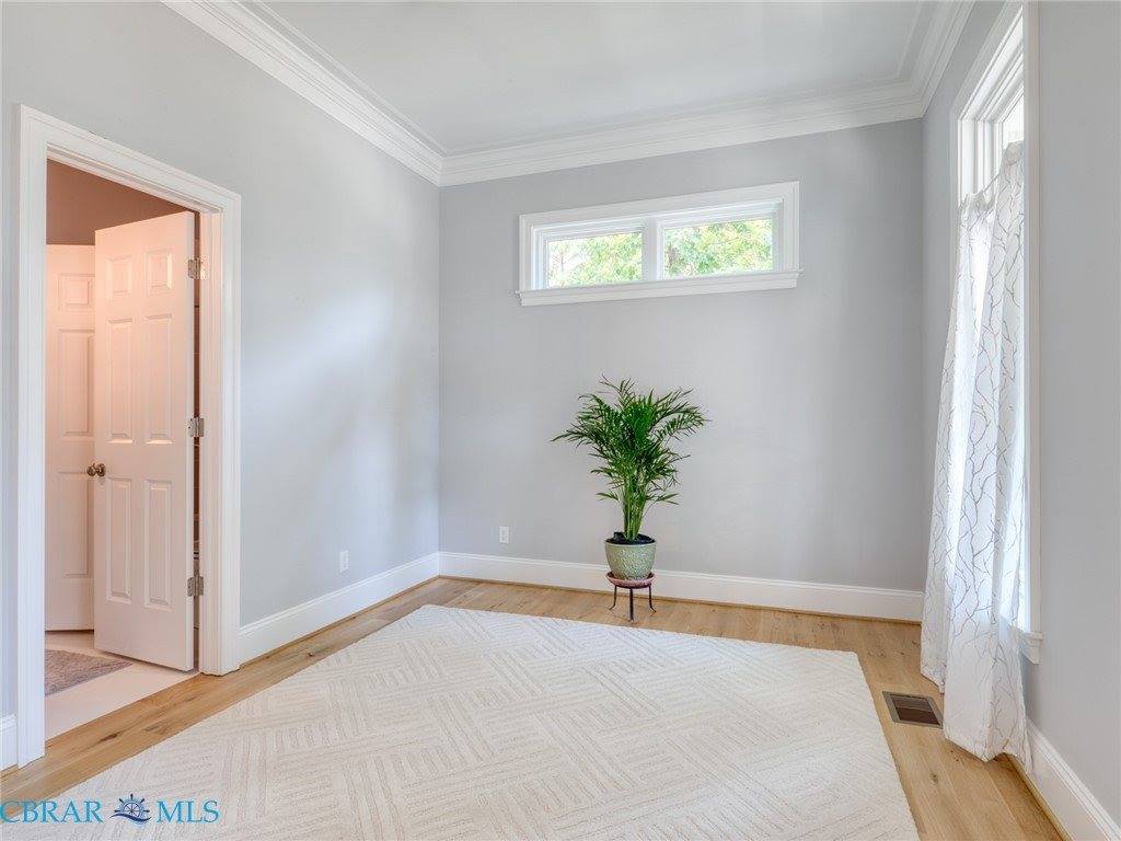 7877 Berkeley Drive, Gloucester Point, VA 23062