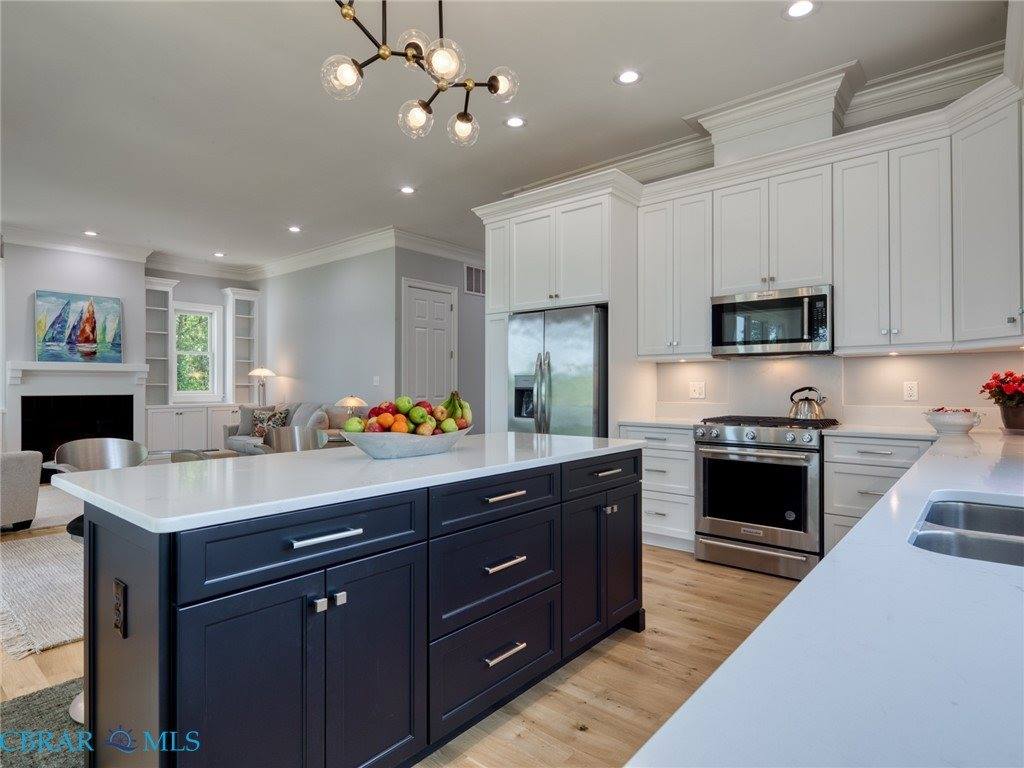 7877 Berkeley Drive, Gloucester Point, VA 23062