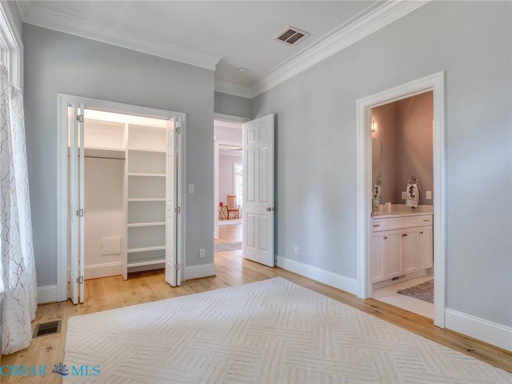 7877 Berkeley Drive, Gloucester Point, VA 23062