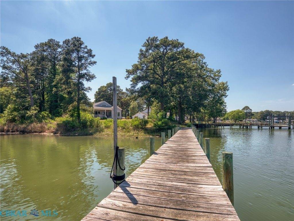 7877 Berkeley Drive, Gloucester Point, VA 23062