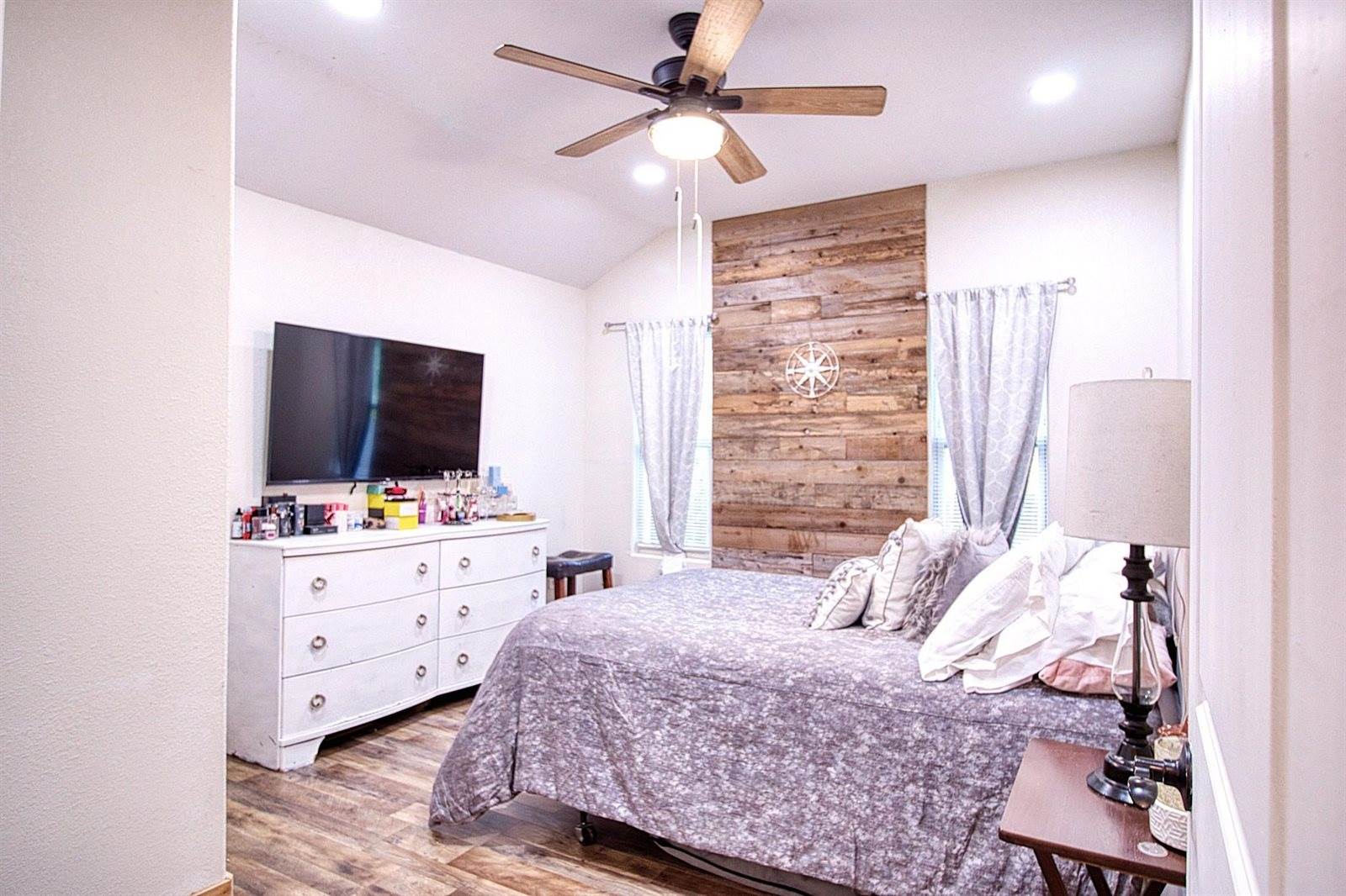 1226 County Road 5007, Cleveland, TX 77327