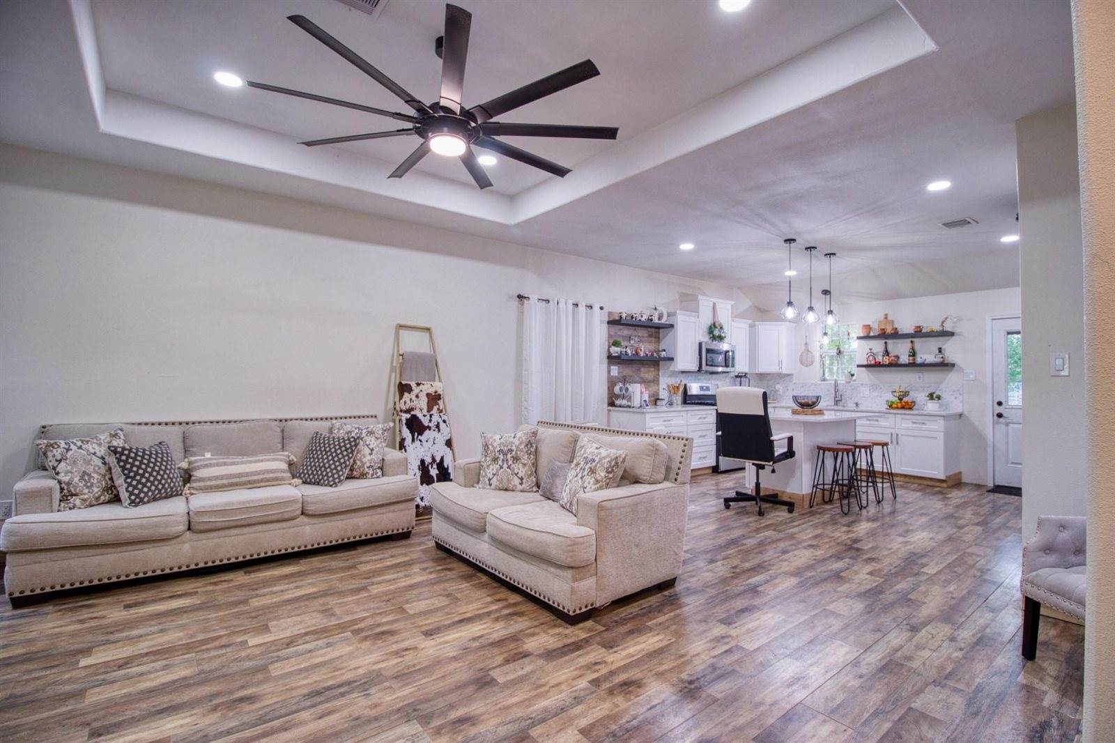 1226 County Road 5007, Cleveland, TX 77327