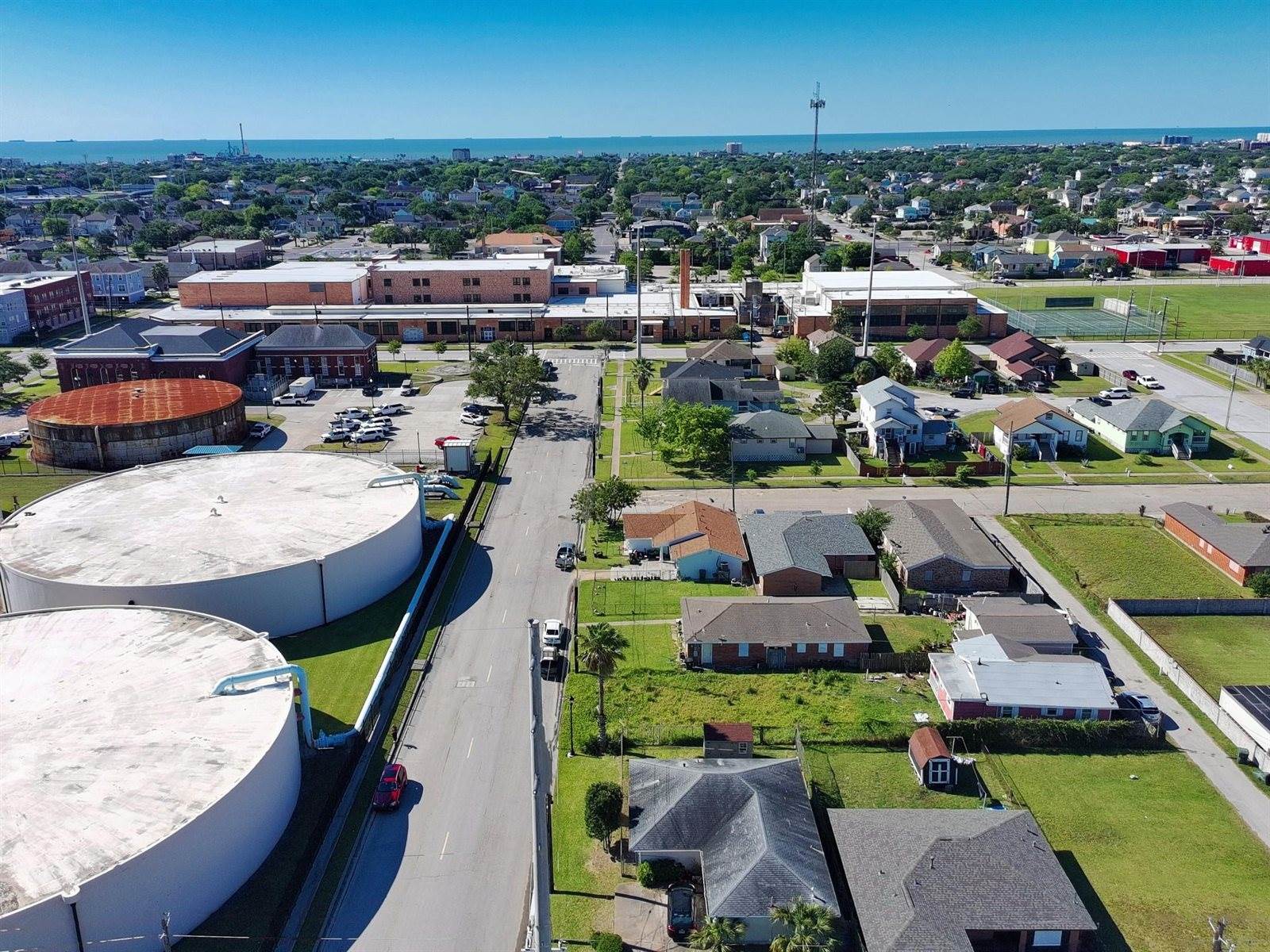 611 31st Street, Galveston, TX 77550