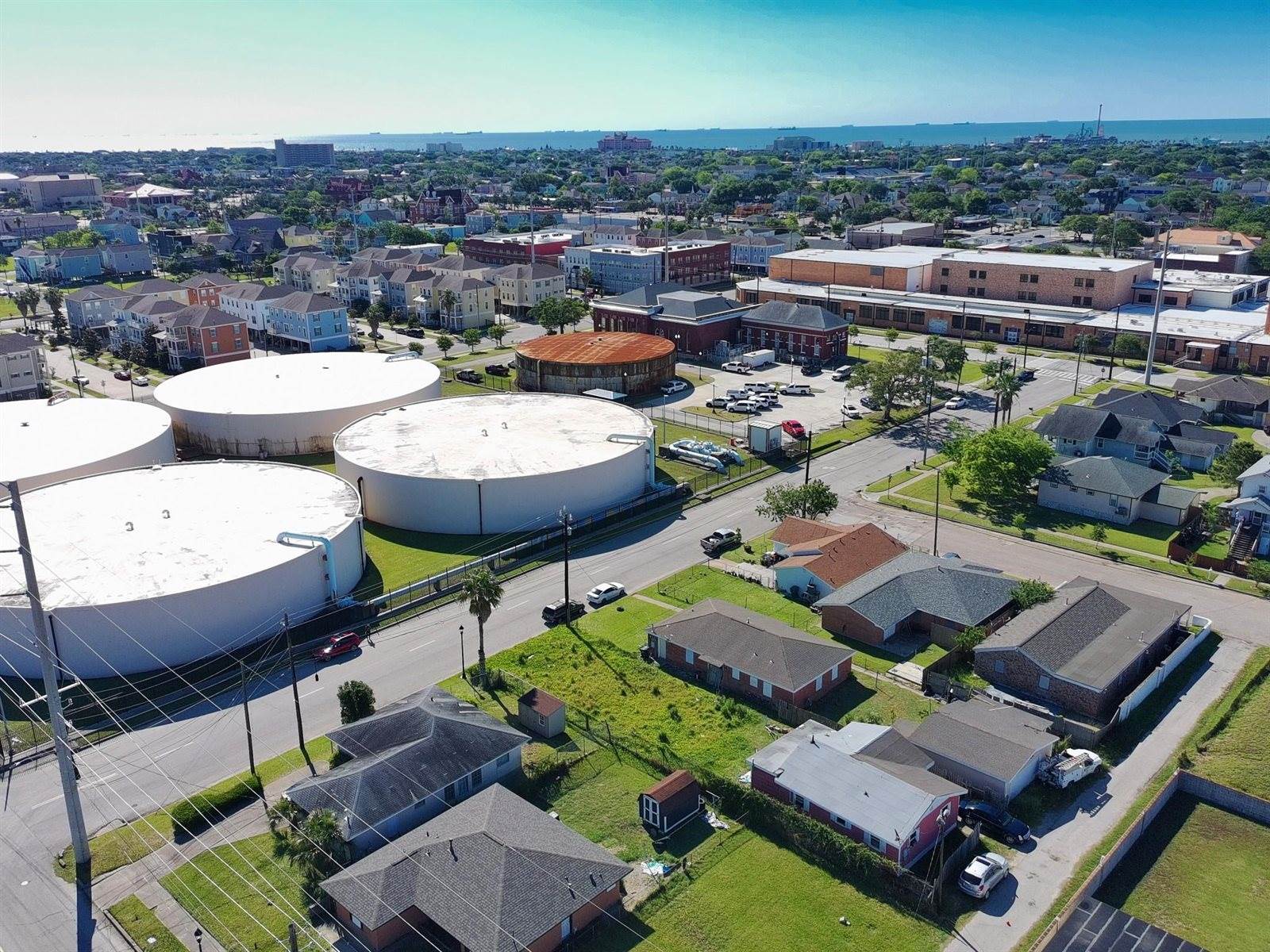 611 31st Street, Galveston, TX 77550