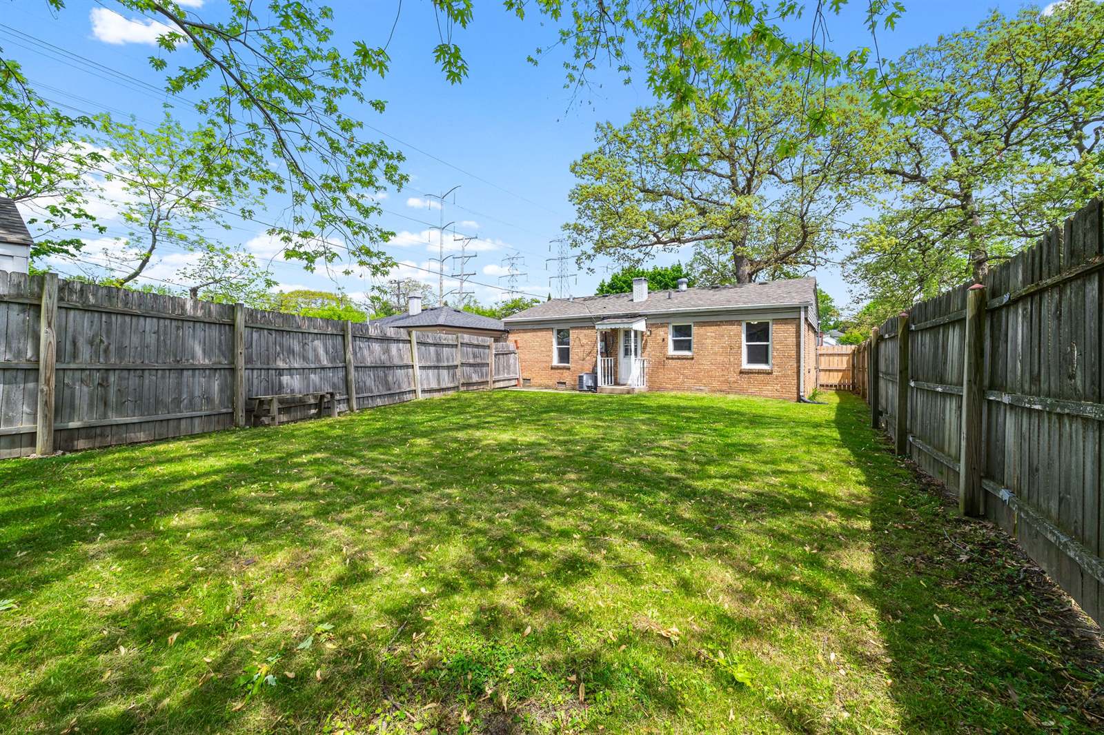 1706 North Avenue, Waukegan, IL 60085