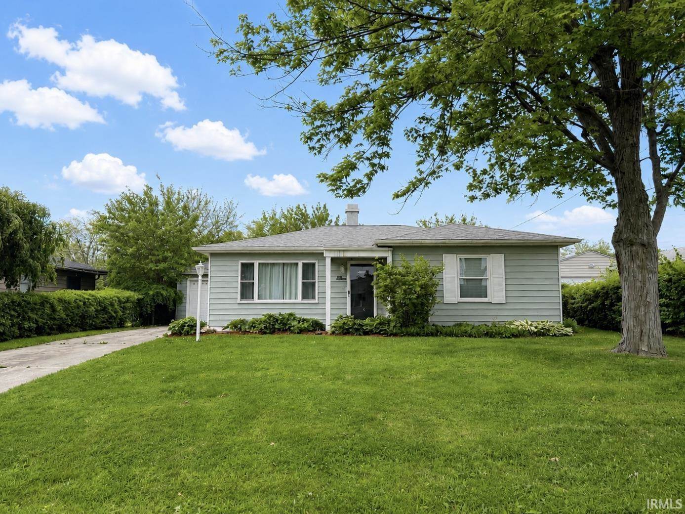 1513 W Stirling Drive, Muncie, IN 47304