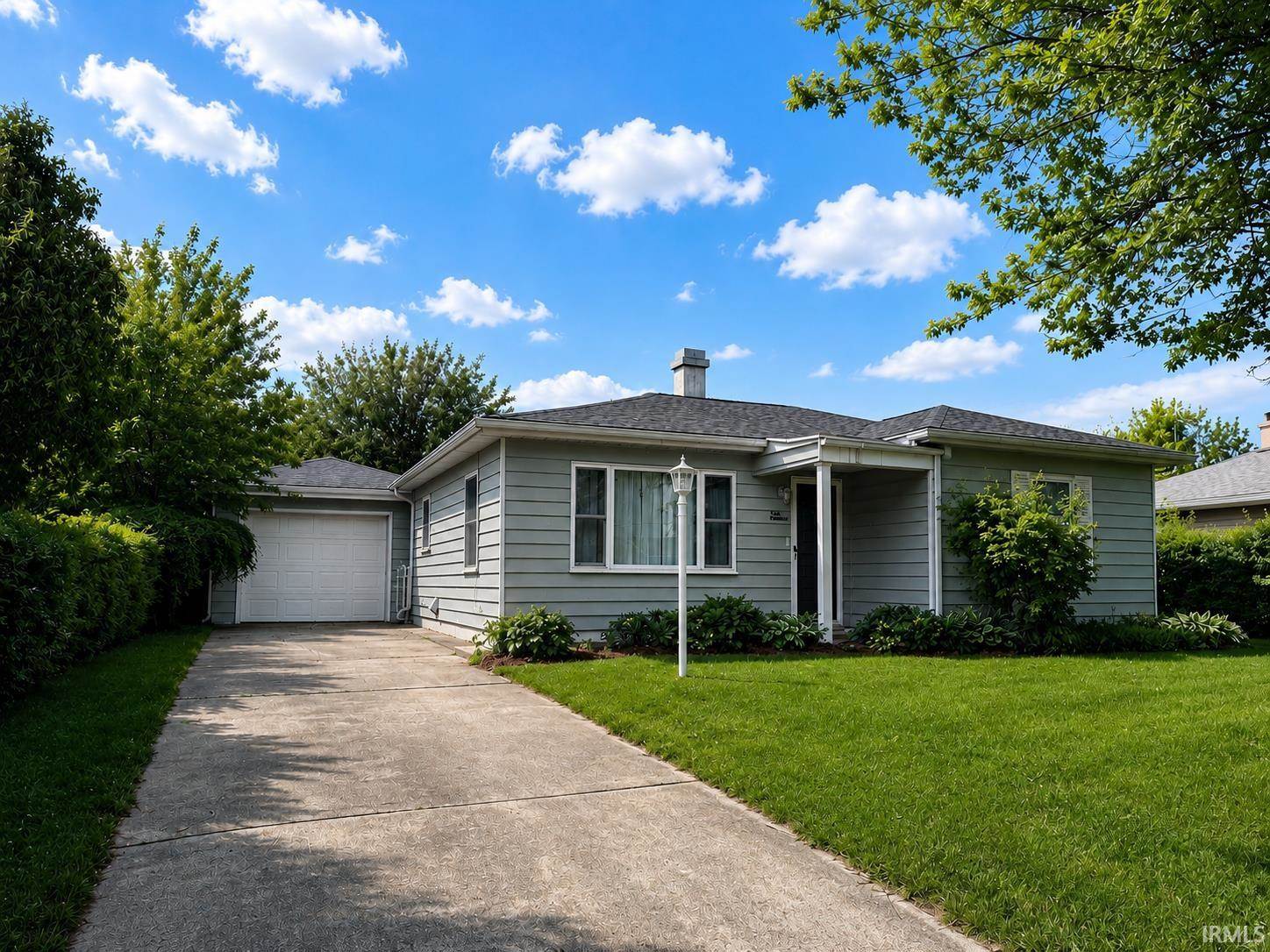 1513 W Stirling Drive, Muncie, IN 47304