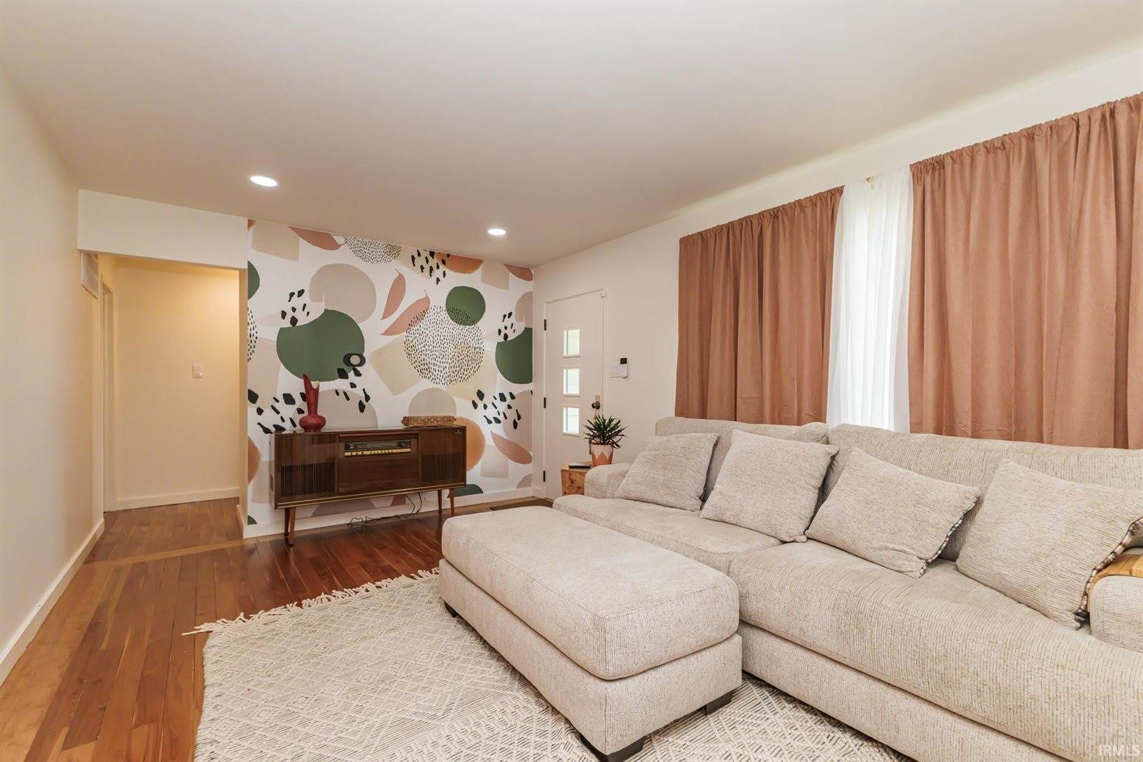 1513 W Stirling Drive, Muncie, IN 47304