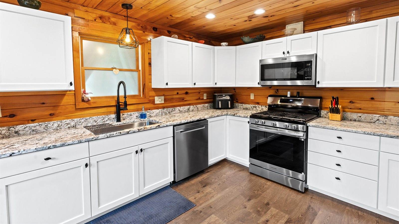 118 County Woods Road, Newport, ME 04953