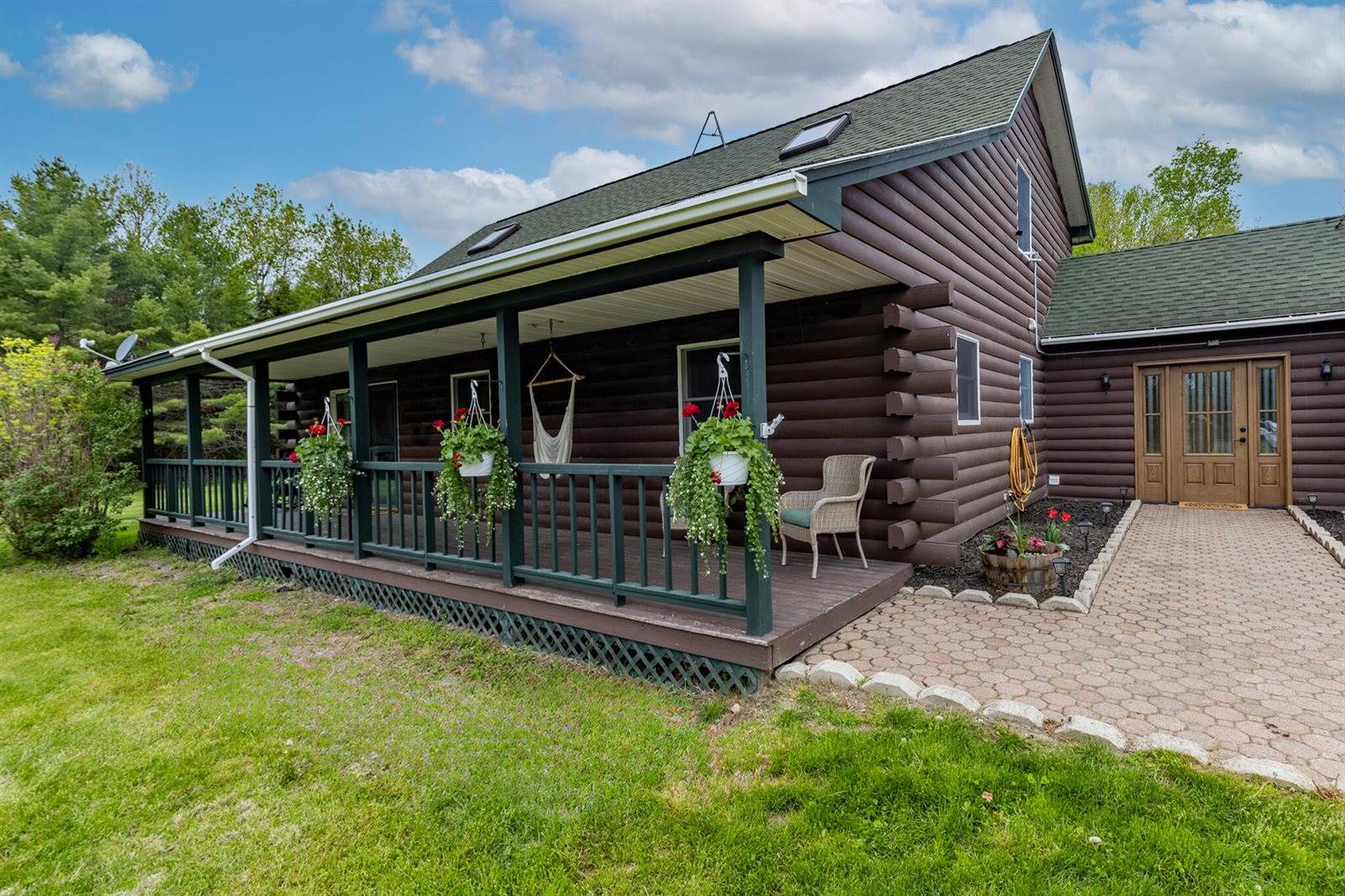 118 County Woods Road, Newport, ME 04953