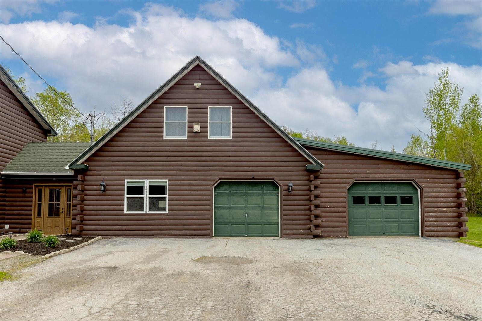 118 County Woods Road, Newport, ME 04953