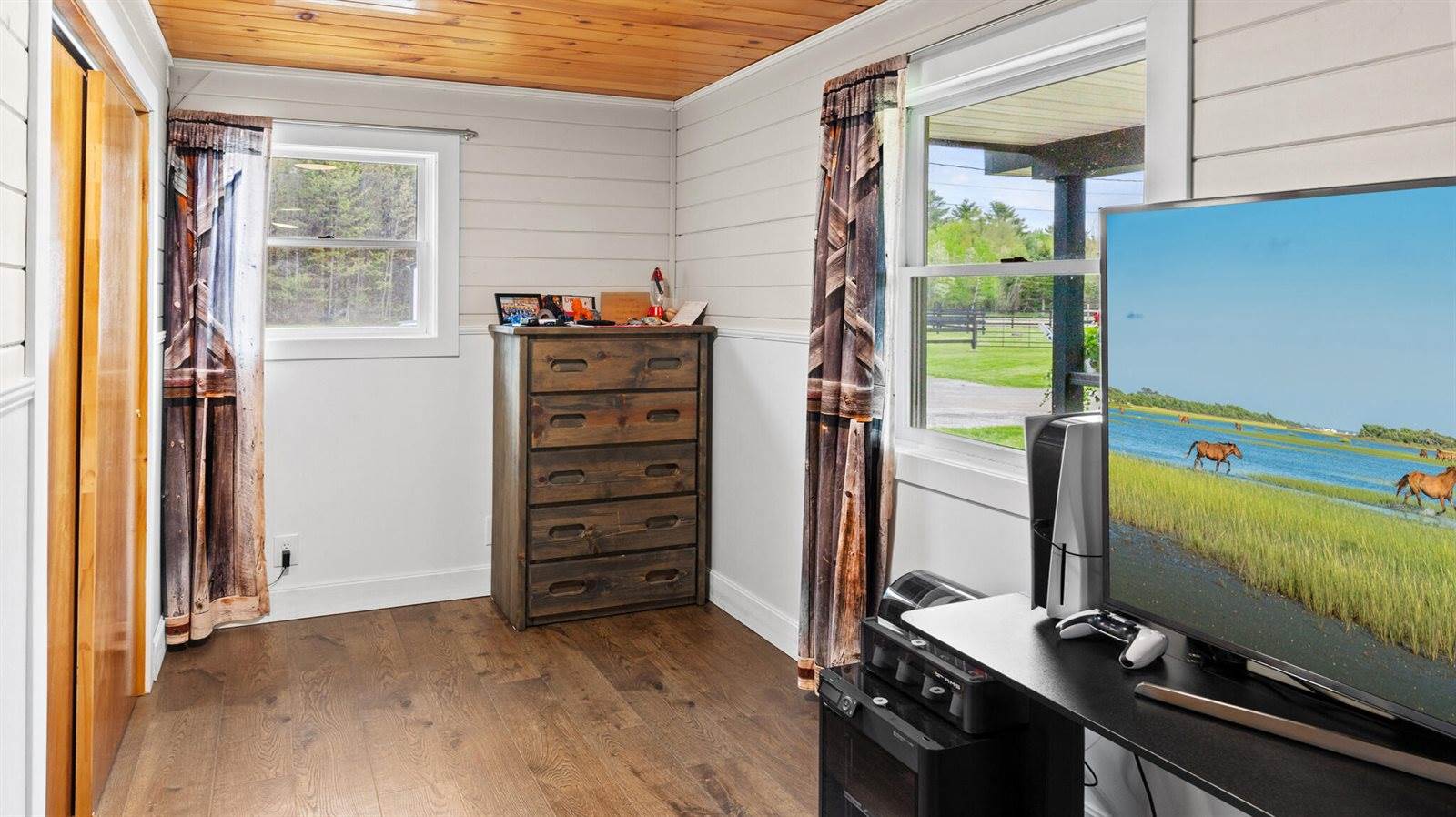 118 County Woods Road, Newport, ME 04953