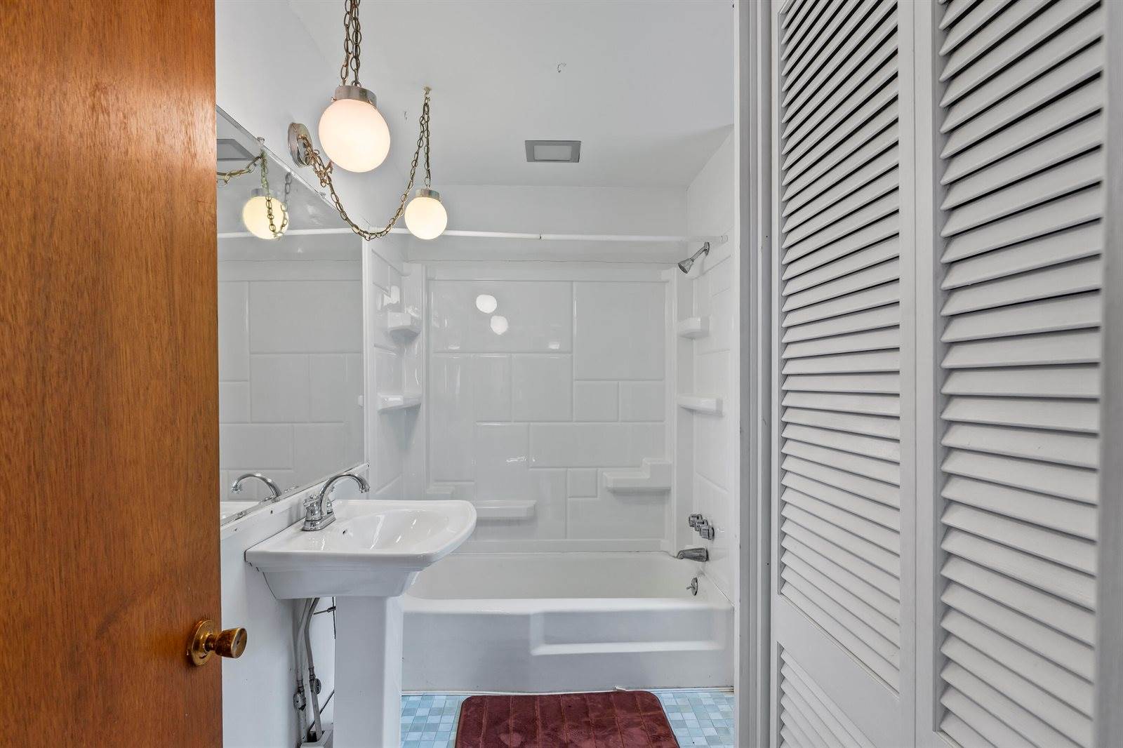 37 Spar Cove Road, Phippsburg, ME 04562
