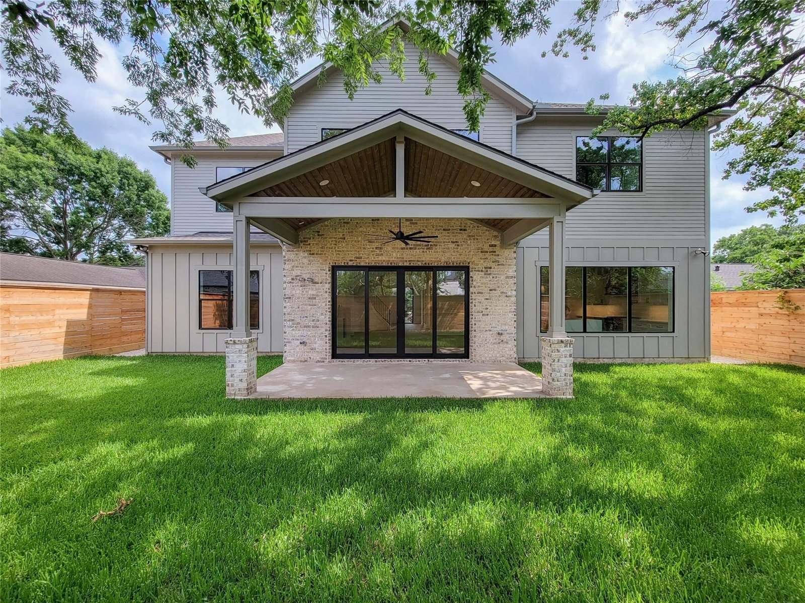 1922 Norcrest Dr Drive, Houston, TX 77055
