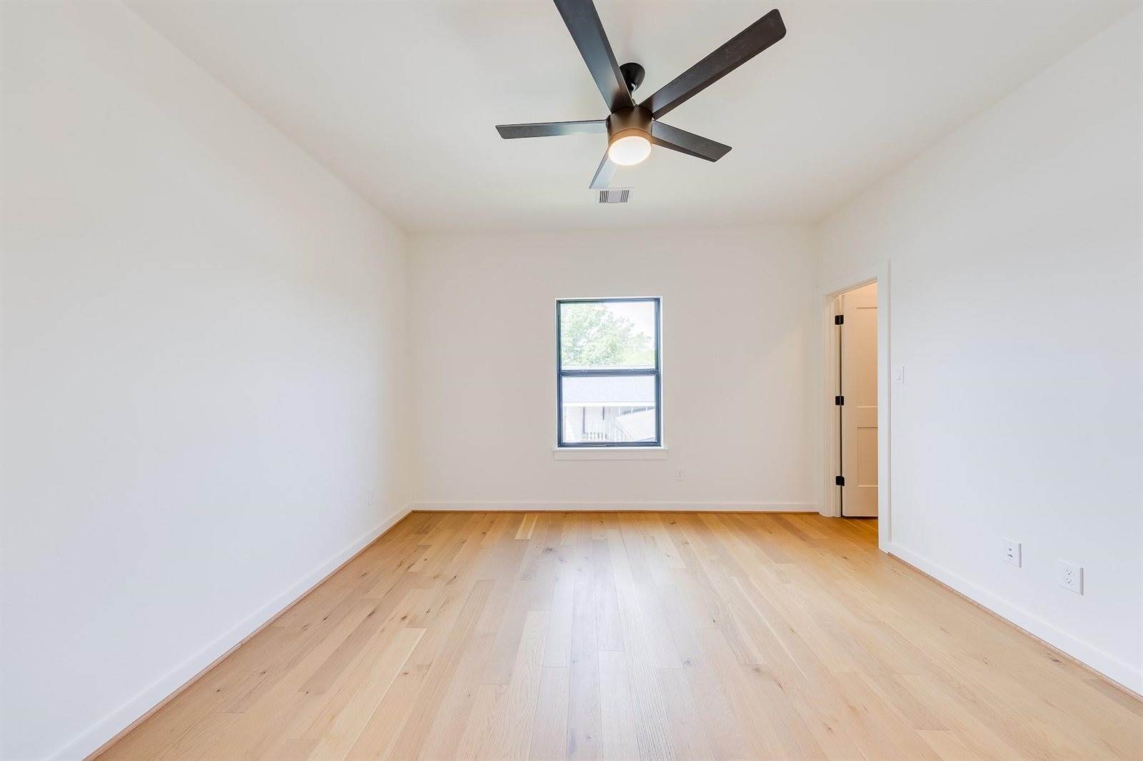 5709 Gano Street, Houston, TX 77009