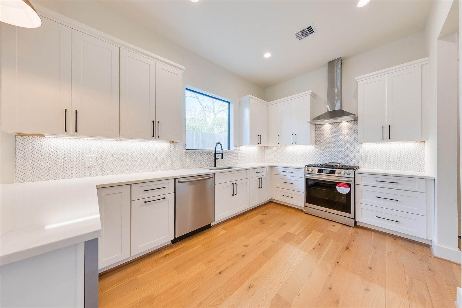 5709 Gano Street, Houston, TX 77009