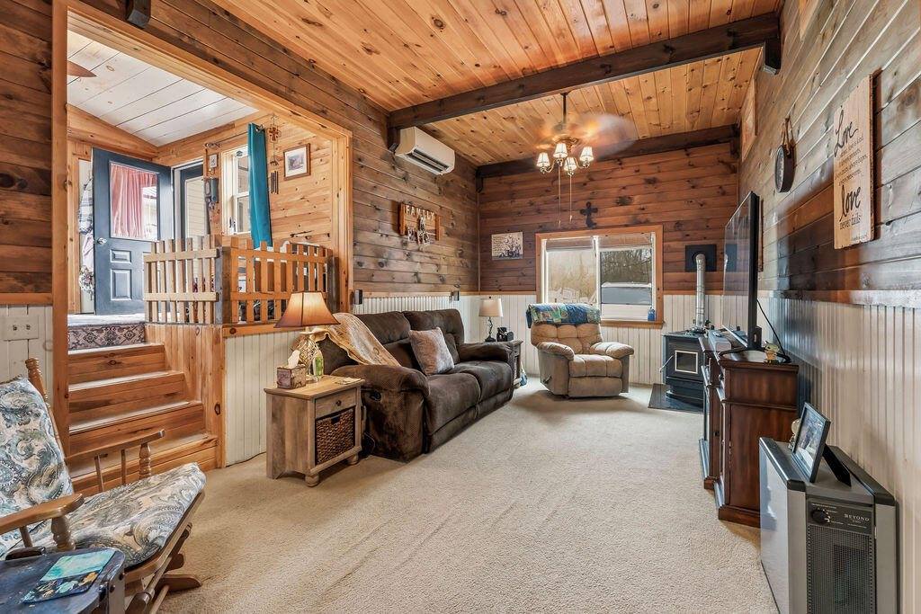 12 Merryman Road, Glenburn, ME 04401