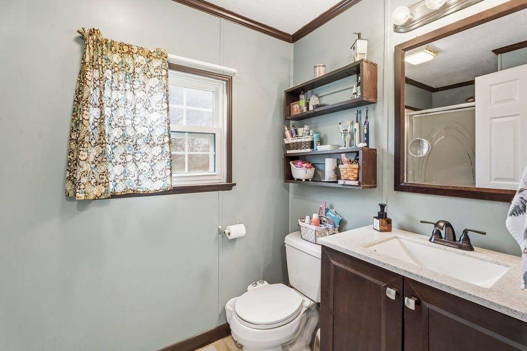 12 Merryman Road, Glenburn, ME 04401