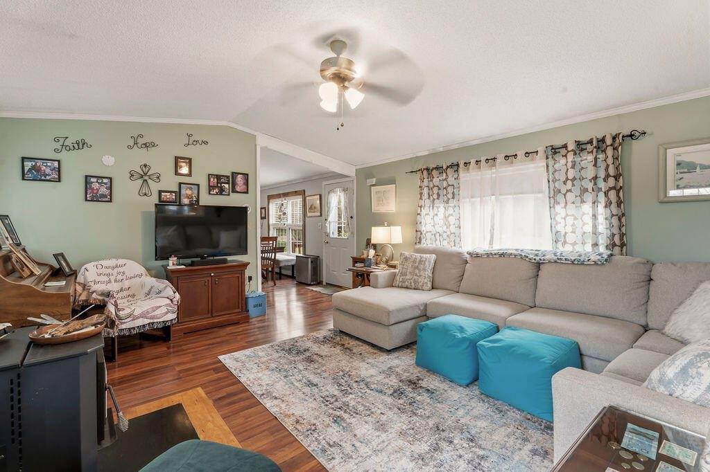 12 Merryman Road, Glenburn, ME 04401