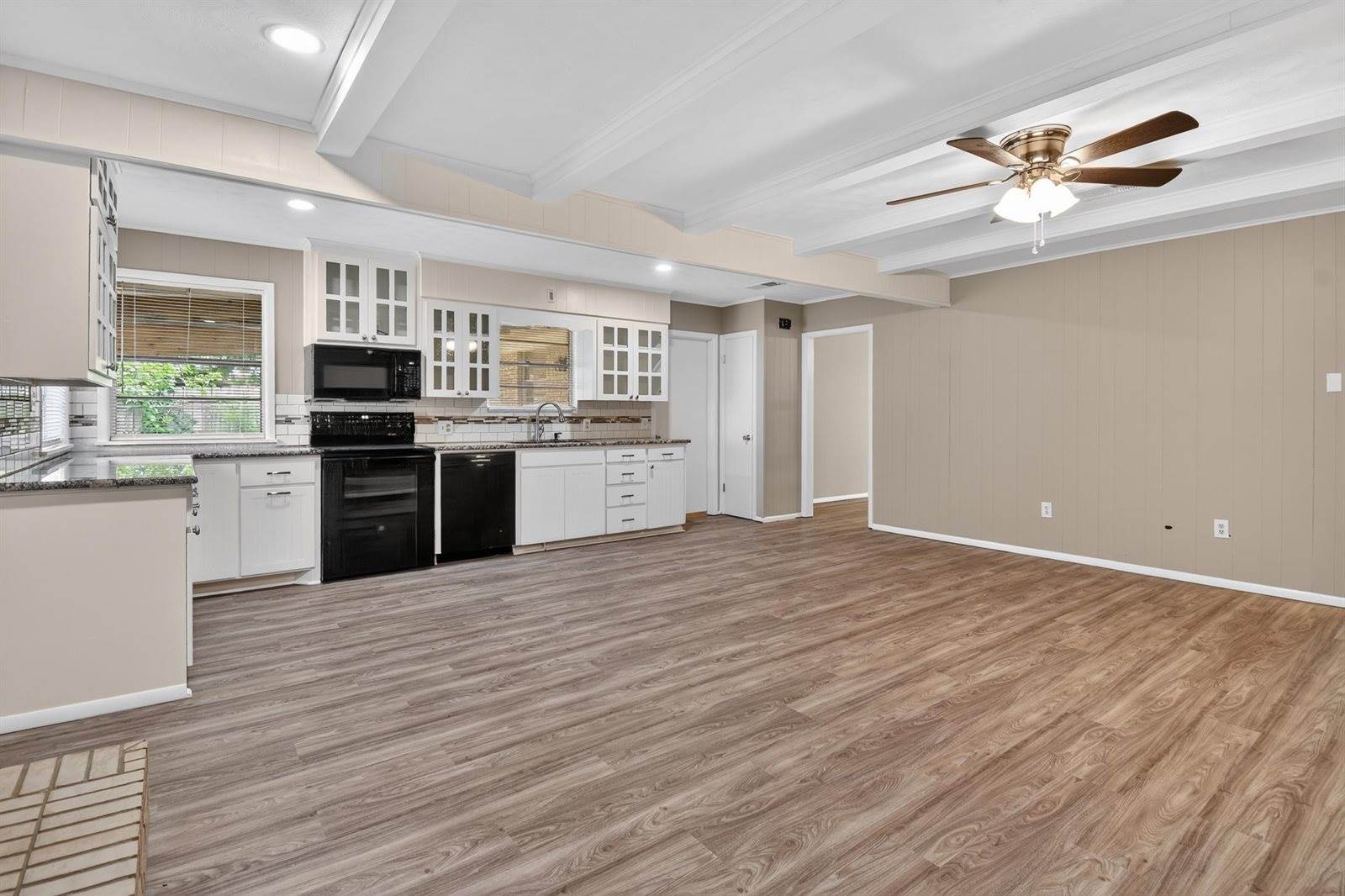 1 Tanglewood Court, Longview, TX 75604