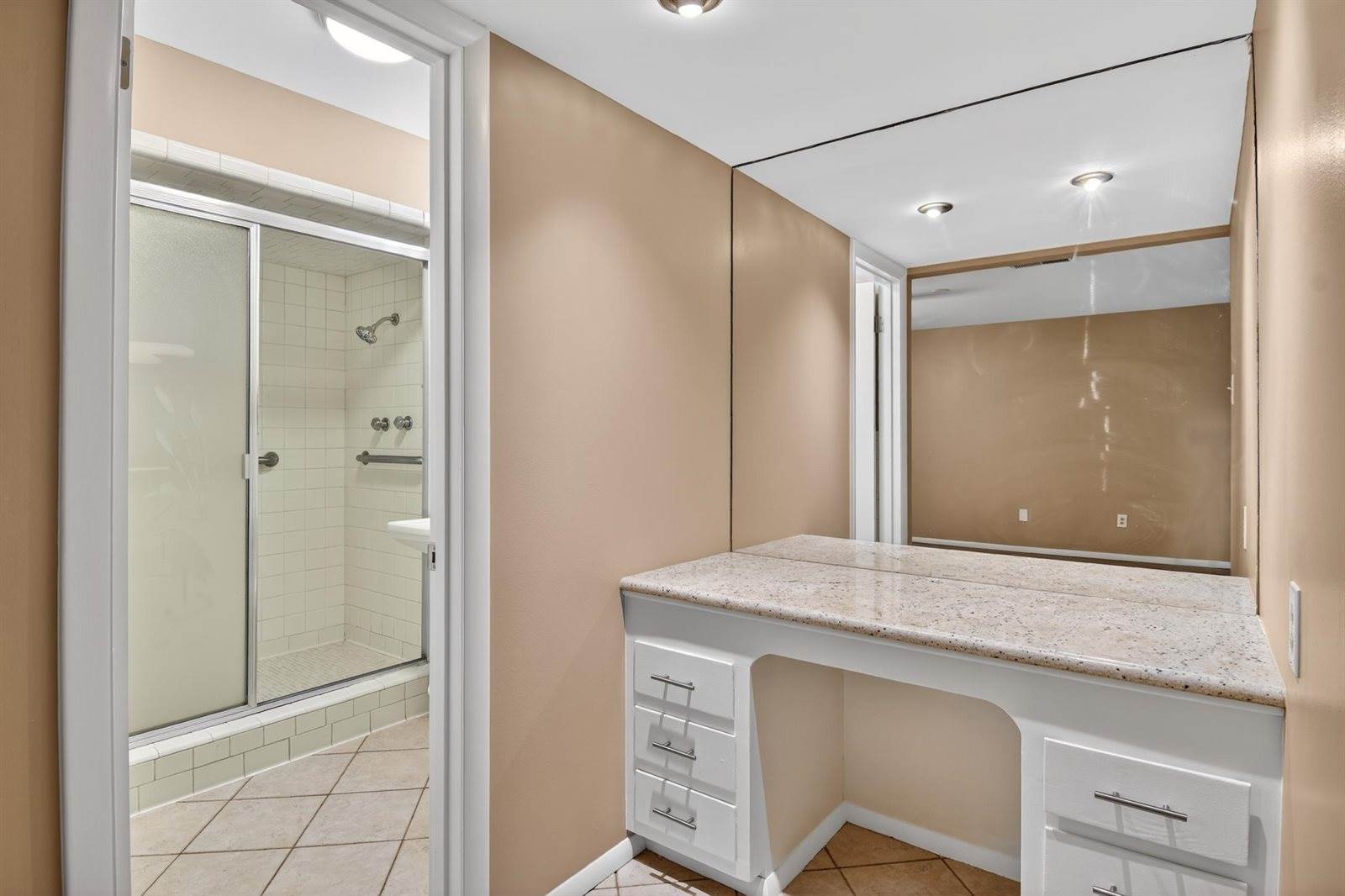 1 Tanglewood Court, Longview, TX 75604