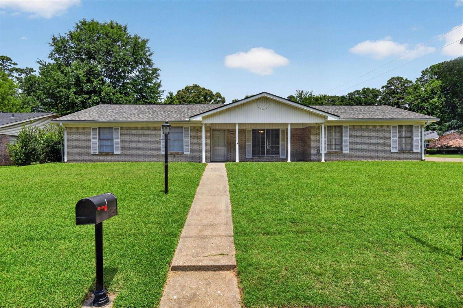1 Tanglewood Court, Longview, TX 75604