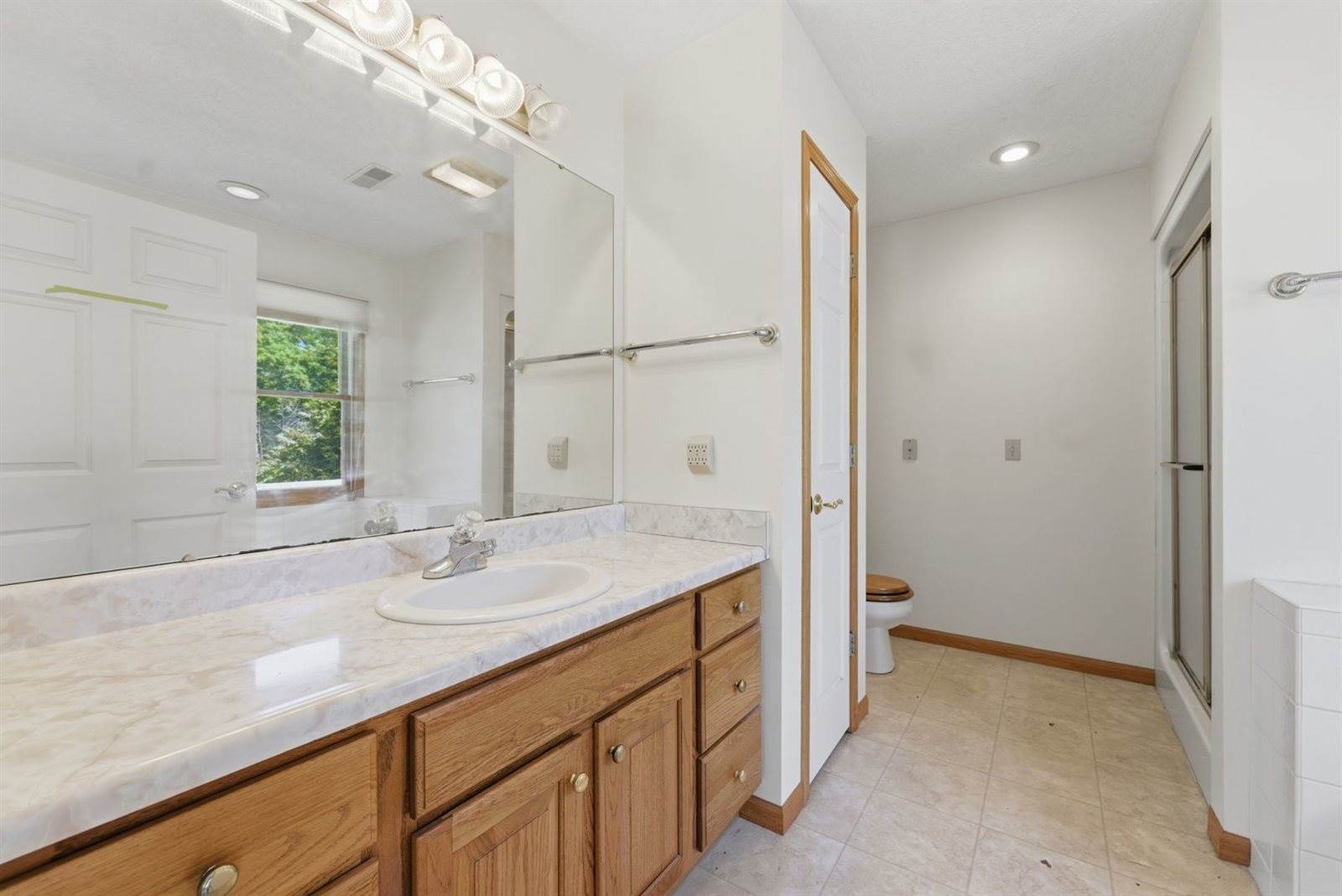 2031 12th Street, East Moline, IL 61244