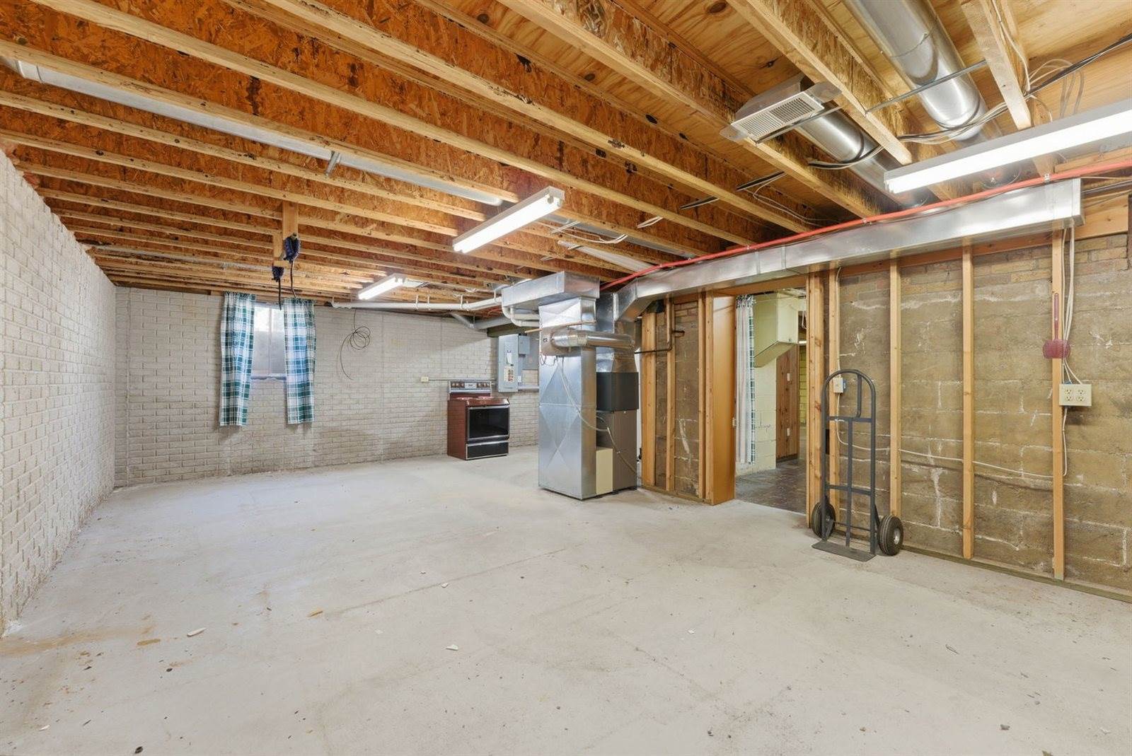 2031 12th Street, East Moline, IL 61244