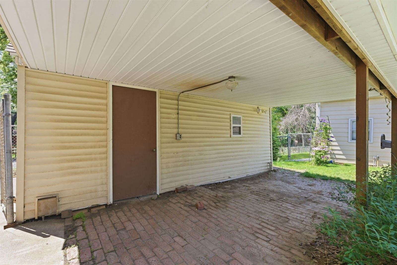 2031 12th Street, East Moline, IL 61244