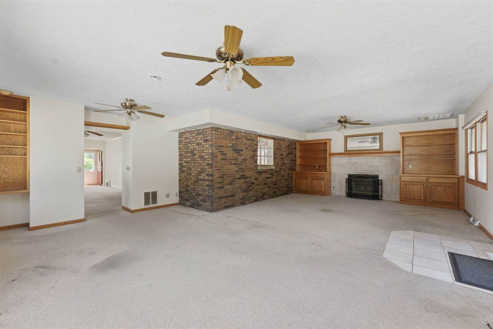 2031 12th Street, East Moline, IL 61244