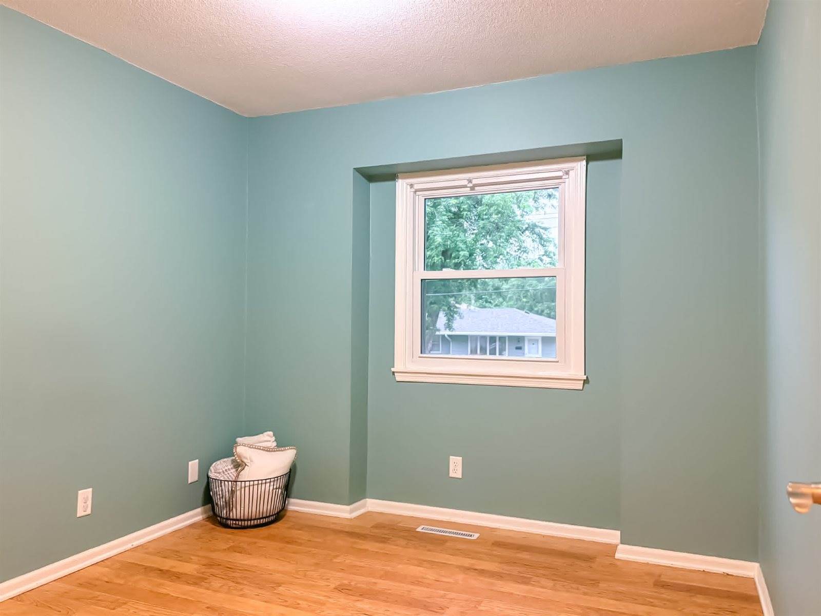 4301 38th Street, Des Moines, IA 50310