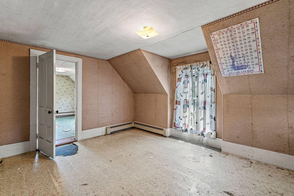 26 Lincoln Street, Dover-Foxcroft, ME 04426