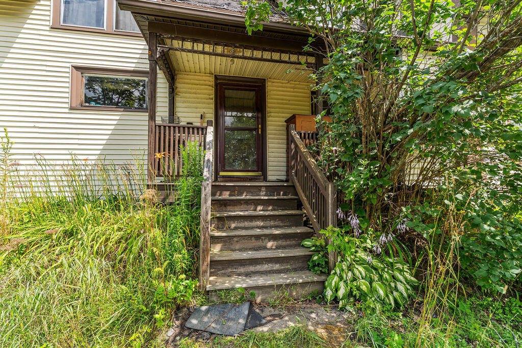 26 Lincoln Street, Dover-Foxcroft, ME 04426