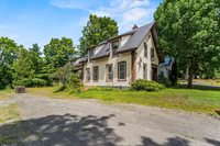 26 Lincoln Street, Dover-Foxcroft, ME 04426