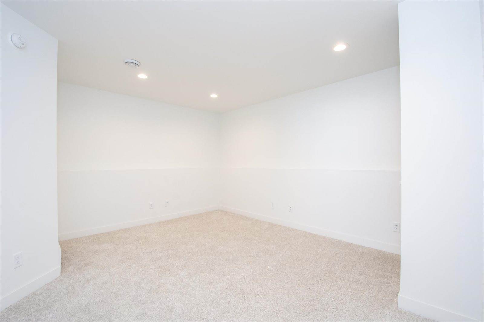 6758 68th Street South, Horace, ND 58047