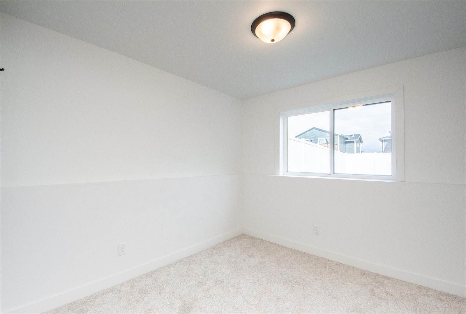 6758 68th Street South, Horace, ND 58047