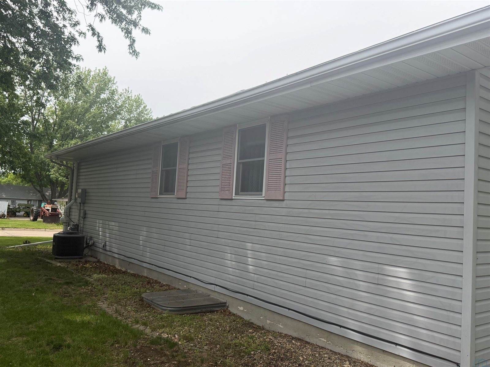 530 S 5th St, Akron, IA 51001