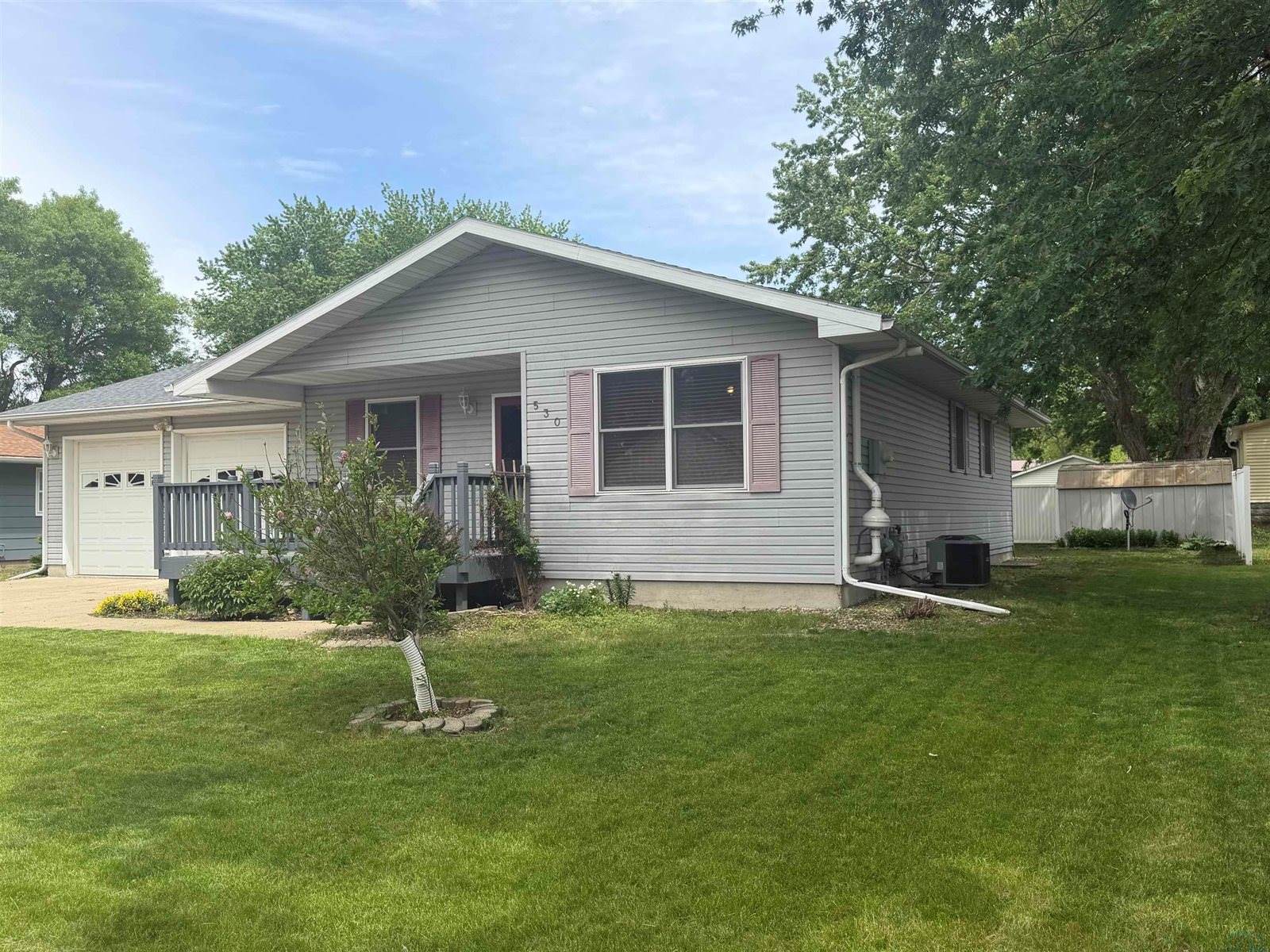 530 S 5th St, Akron, IA 51001