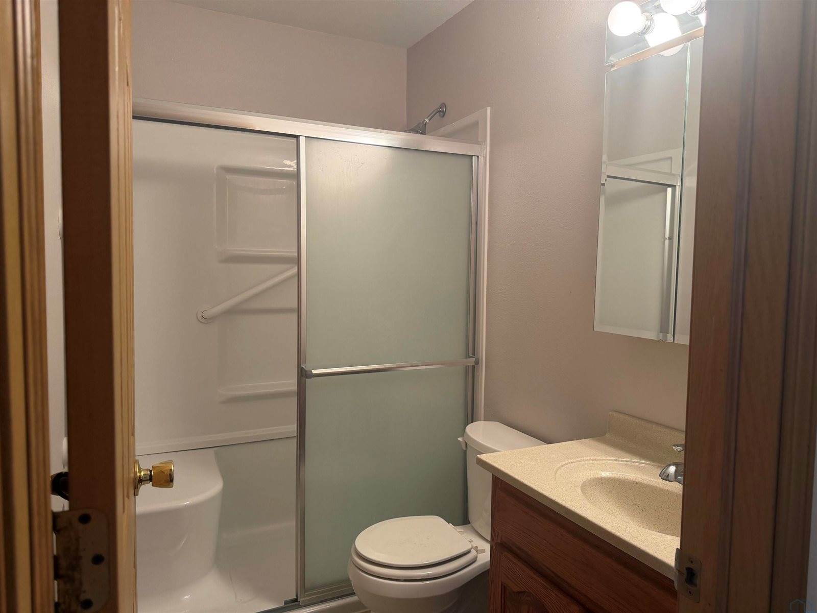 530 S 5th St, Akron, IA 51001