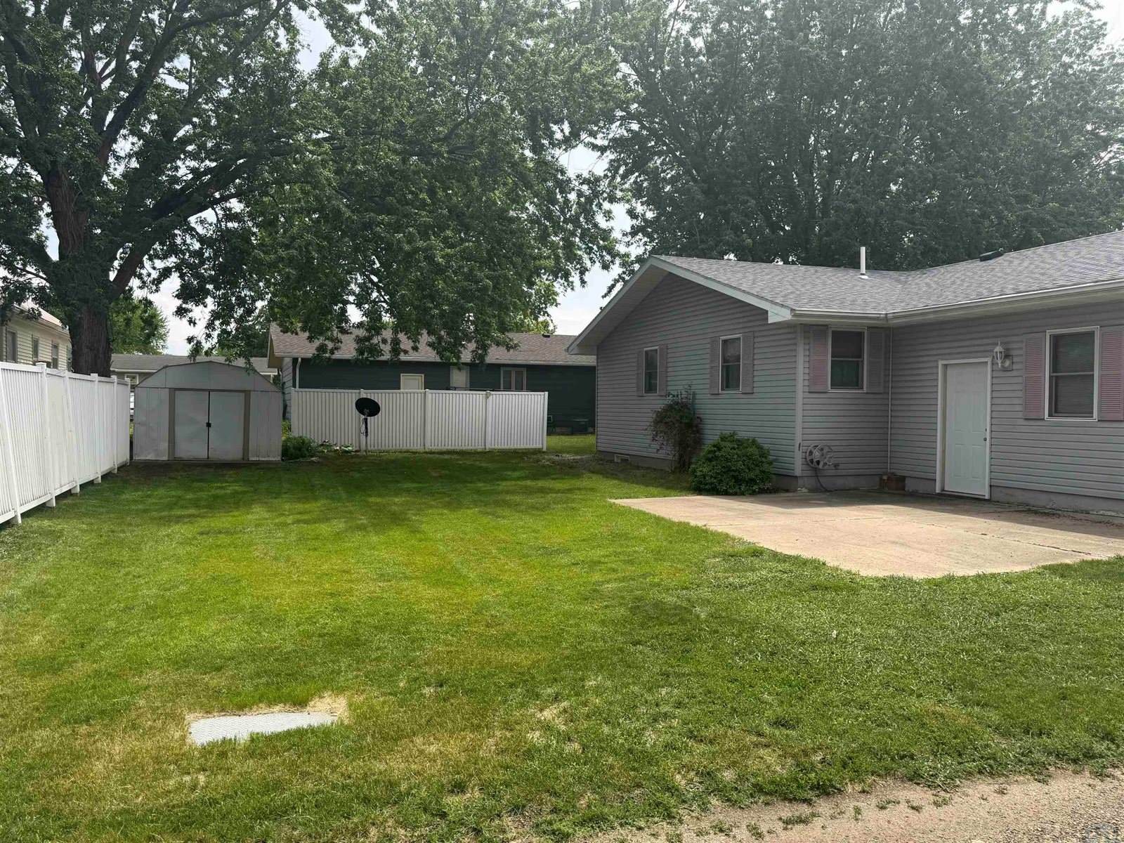 530 S 5th St, Akron, IA 51001