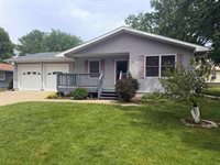 530 S 5th St, Akron, IA 51001