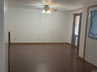 530 S 5th St, Akron, IA 51001