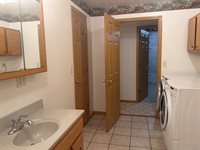 530 S 5th St, Akron, IA 51001