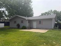 530 S 5th St, Akron, IA 51001