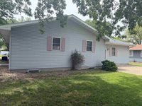 530 S 5th St, Akron, IA 51001