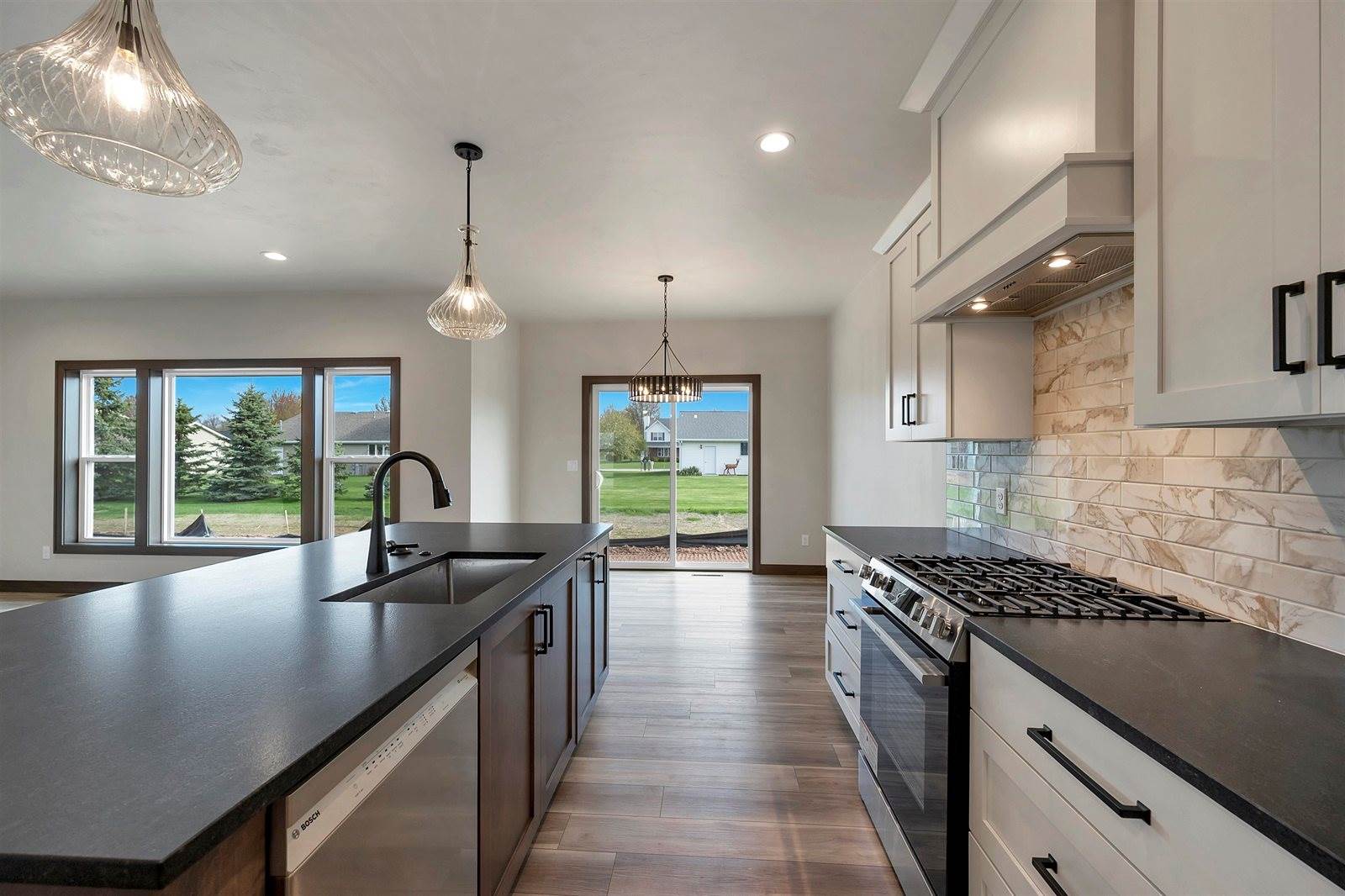 2871 Stelor Drive, Green Bay, WI 54311