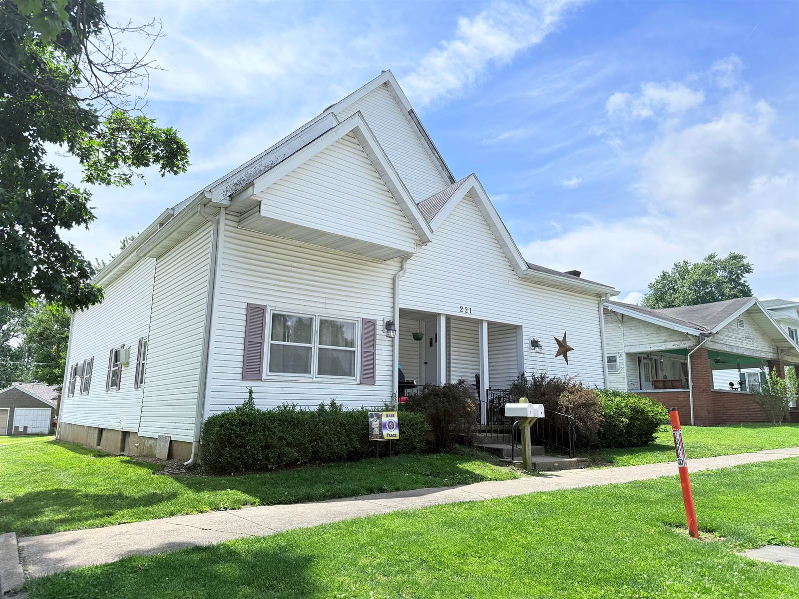221 Jackson St, Sullivan, IN 47885