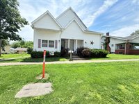 221 Jackson St, Sullivan, IN 47885