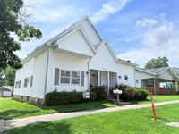 221 Jackson St, Sullivan, IN 47885