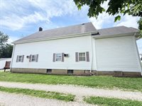 221 Jackson St, Sullivan, IN 47885